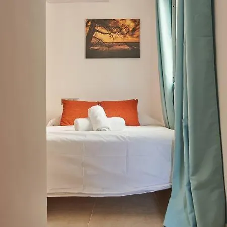 Stunning Penthouse Terrace & Pool, Free Parking * Vera